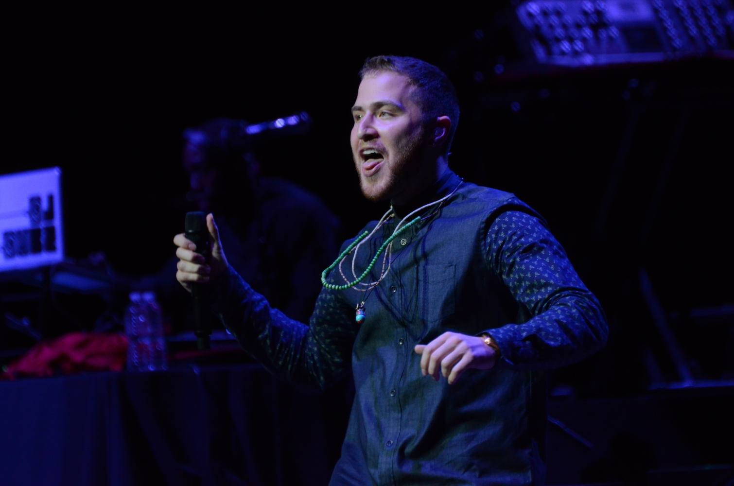 Mike Posner performing on the Warrior Tour in Vienna, VA 8/12/13
947freshfm.cbslocal.com
