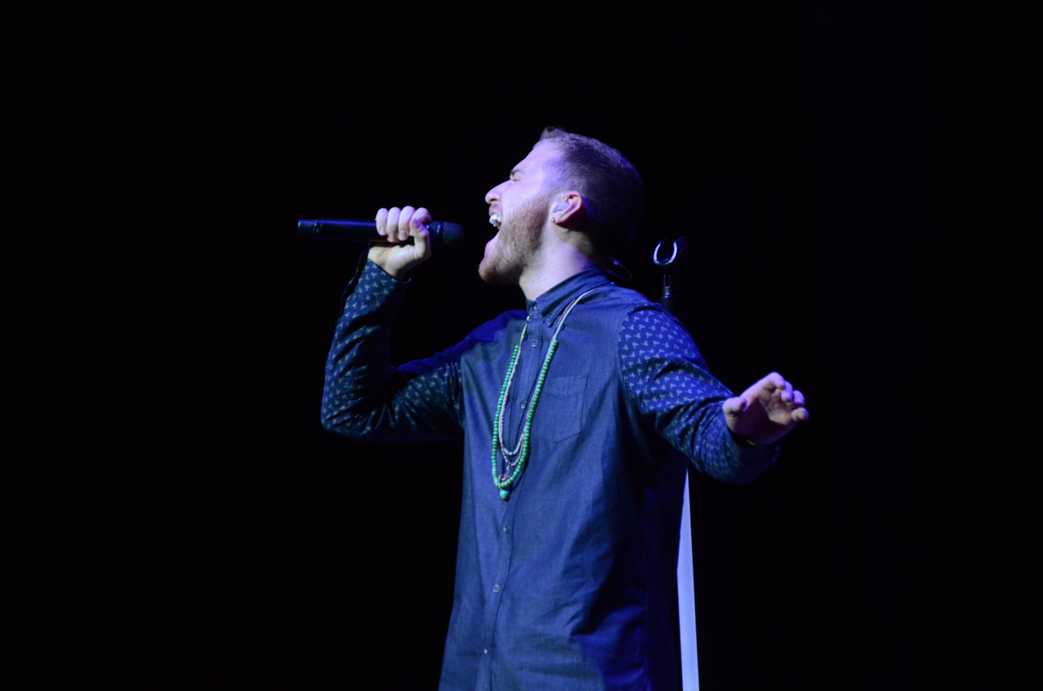 Mike Posner performing on the Warrior Tour in Vienna, VA 8/12/13
947freshfm.cbslocal.com
