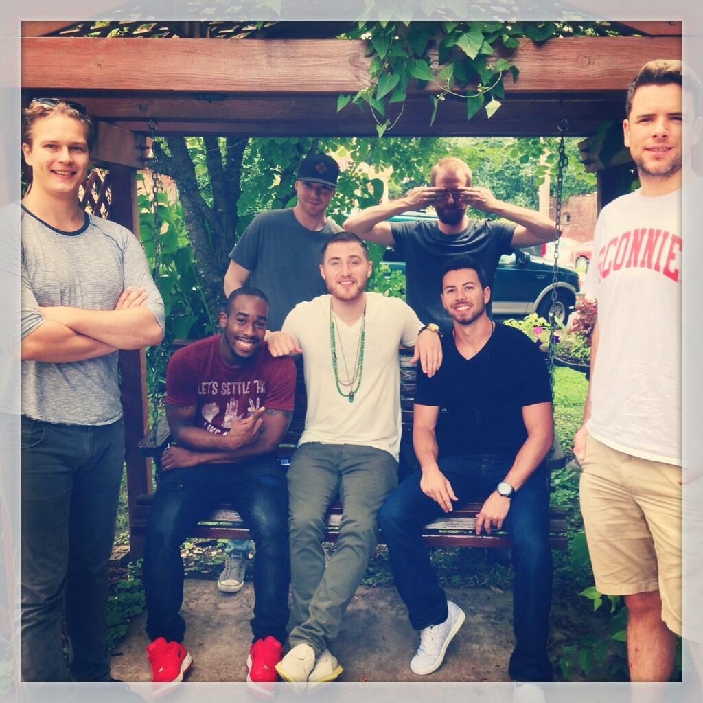 Mike Posner and his crew had dinner at Monell’s Restaurant in Nashville, TN 8/11/13
Photo by Mike Posner
instagram.com/mikeposner
