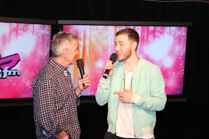 Kiss 108's Billy Costa interviews Mike Posner backstage at Kiss Concert 2013
Photo by kiss108.com
