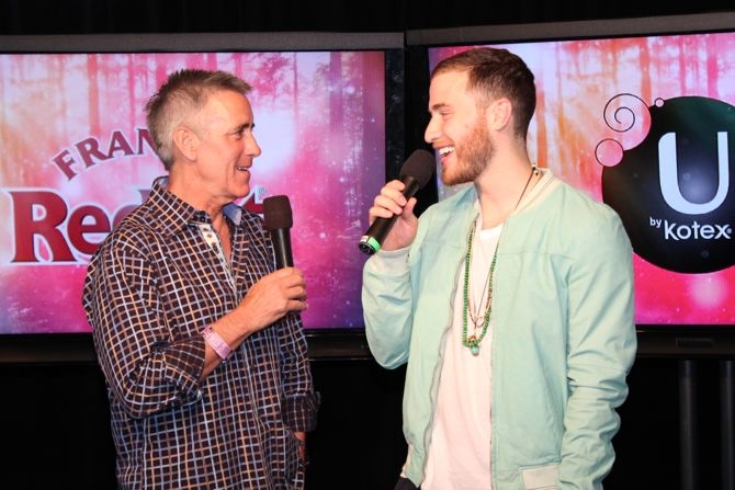 Kiss 108's Billy Costa interviews Mike Posner backstage at Kiss Concert 2013
Photo by kiss108.com
