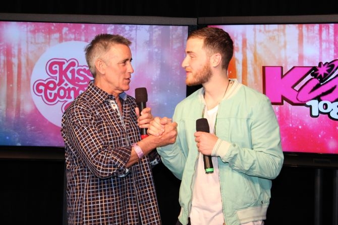 Kiss 108's Billy Costa interviews Mike Posner backstage at Kiss Concert 2013
Photo by kiss108.com
