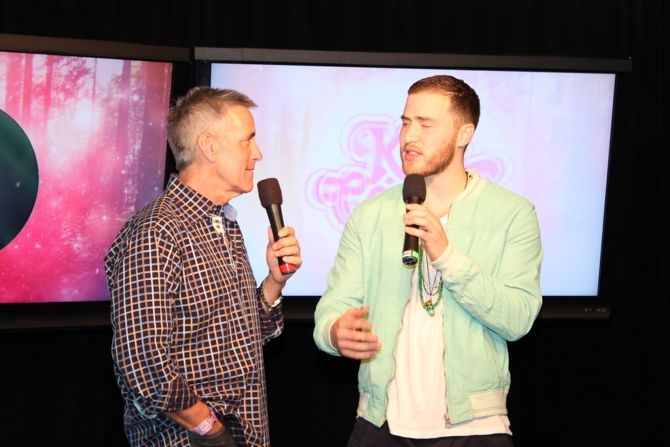 Kiss 108's Billy Costa interviews Mike Posner backstage at Kiss Concert 2013
Photo by kiss108.com
