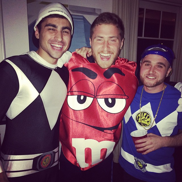 Mike Posner, dressed as a red M&M, with friends Milo Frank and SRH on Halloween 2013.
instagram.com/srhmusic
