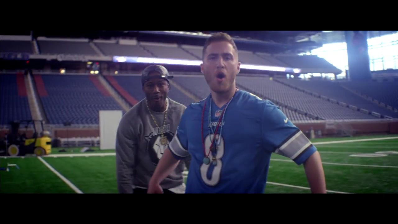 Mike_Posner_-_Top_of_the_World_ft__Big_Sean_324.jpg