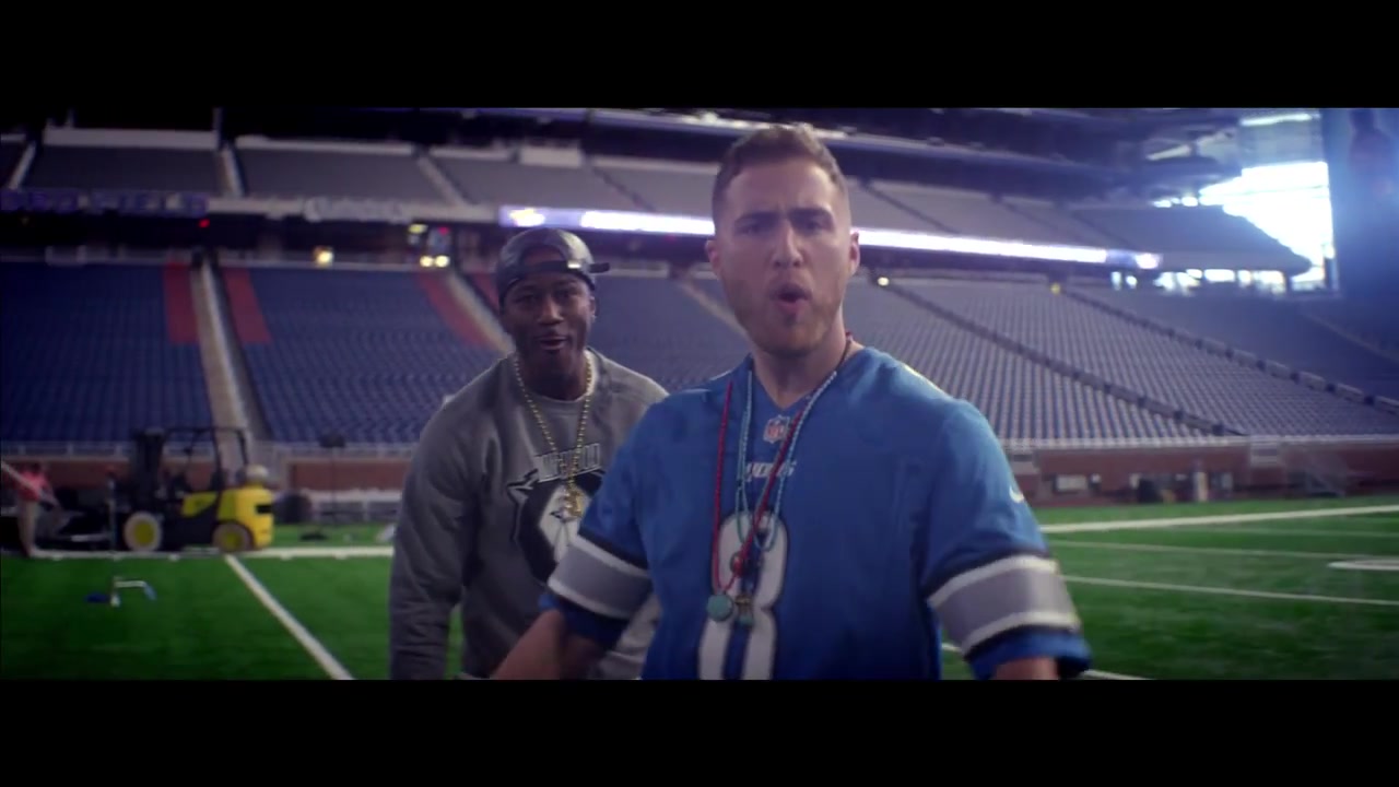 Mike_Posner_-_Top_of_the_World_ft__Big_Sean_325.jpg