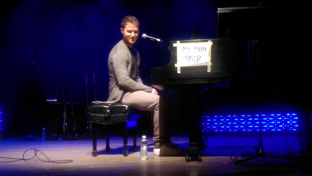 Mike Posner performing at The Wildhorse Saloon in Nashville, TN May 13, 2015
twitter.com/MySavannahLynne
