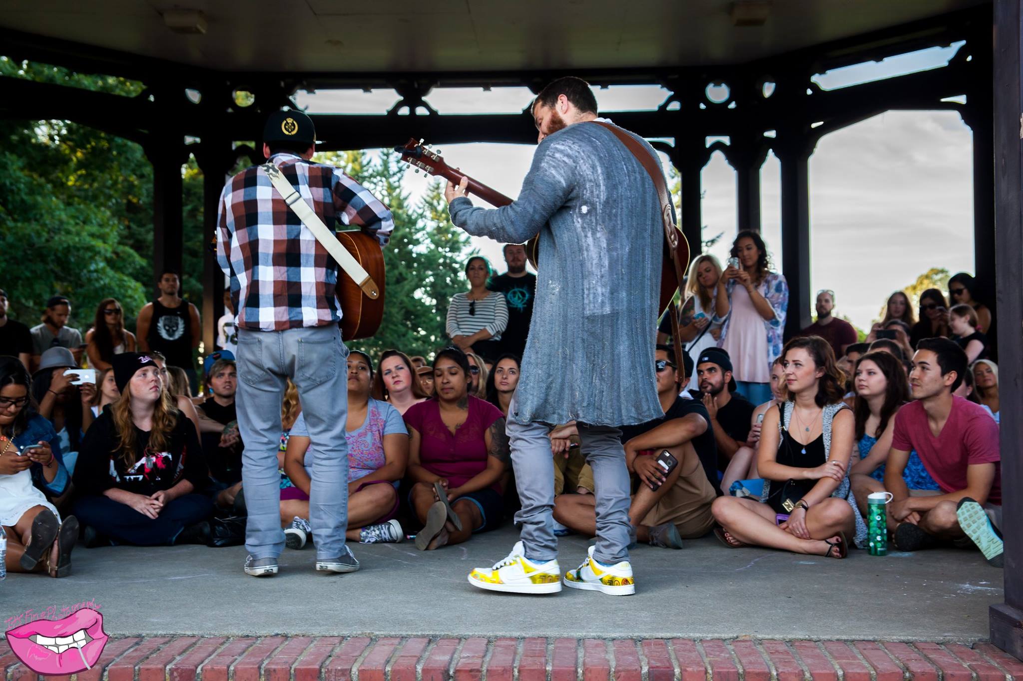 Mike Posner and Adam Friedman performing at Peninsula Park in Portland, OR July 15, 2015
Photo by Adin Penner / It's Fine Photography
facebook.com/itsfinephotography
