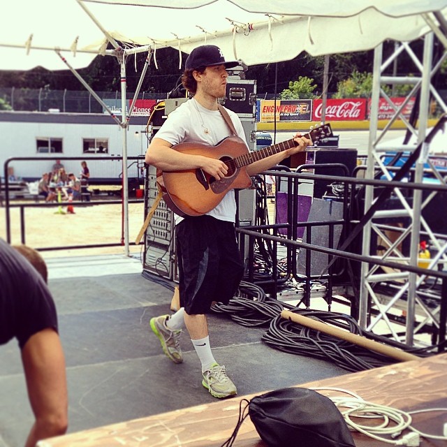 Mike Posner pre-show at 104.5 SNX Summer Music Festival in Marne, MI 8/15/2014
instagram.com/mikebaitinger
