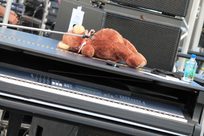 Mike Posner's teddy bear for a lucky fan at 104.5 SNX Summer Music Festival in Marne, MI 8/15/2014
1045snx.com
