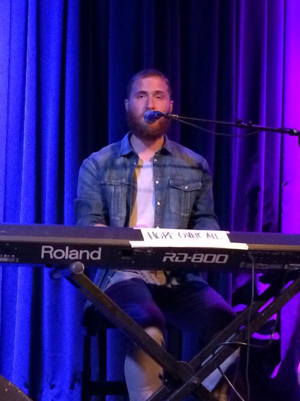 Mike Posner performing at Fête Lounge in Providence, RI July 30, 2015
twitter.com/GgglsSweetie
