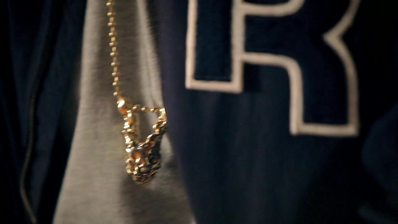 Reebok__It_Takes_A_Lot_To_Make_A_Classic_on_Vimeo_07.jpg