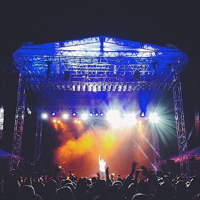 Mike Posner performing at 104.5 SNX Summer Music Festival in Marne, MI 8/15/2014
instagram.com/twayco
