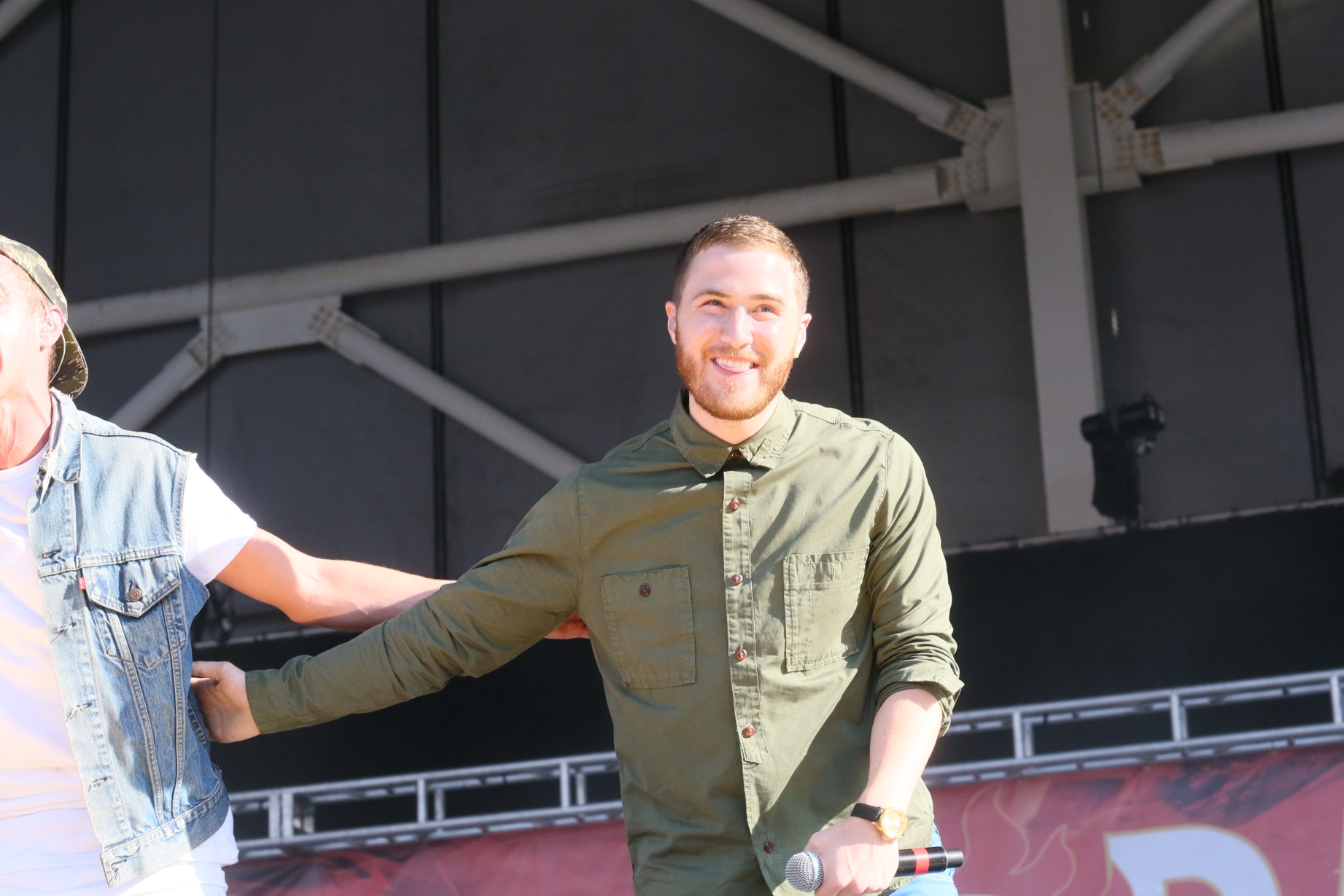 Mike Posner and Sammy Adams performing "L.A. Story" at B96 Pepsi SummerBash 6/15/13
Photo by 96.3 FM/GoykPhoto
b96.cbslocal.com
