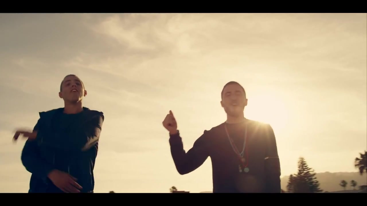 Sammy_Adams_-_L_A__Story_ft__Mike_Posner_159.jpg