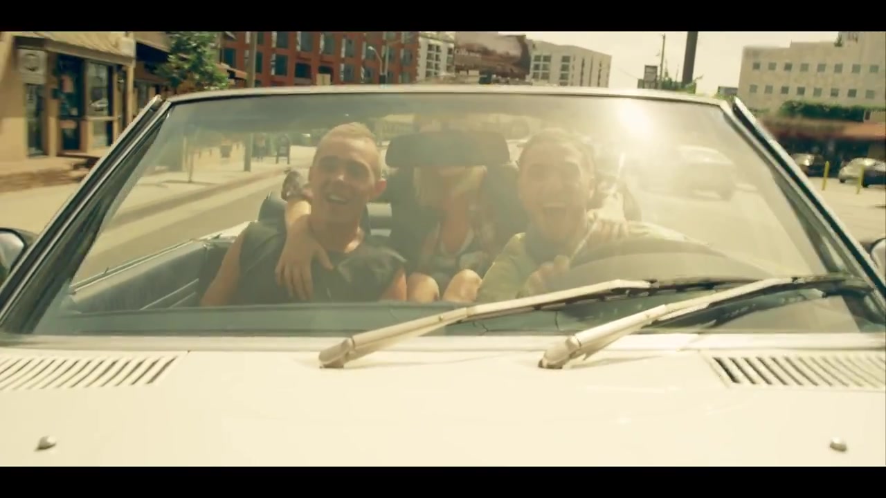Sammy_Adams_-_L_A__Story_ft__Mike_Posner_330.jpg
