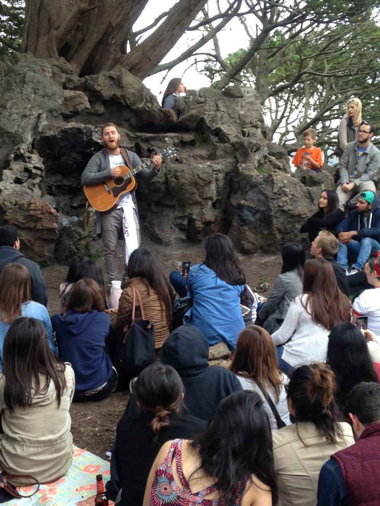 Mike Posner performing at Strawberry Hill in San Francisco, CA July 16, 2015
twitter.com/lesuuuuh
