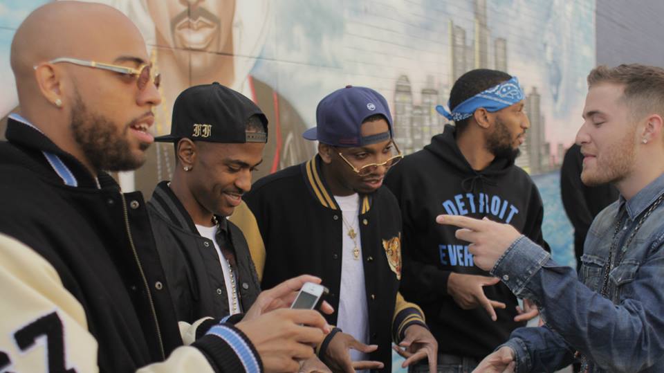 Big Sean, Mike Posner, and the Finally Famous crew at the FFOE mural at Dexter Check Cashing - Detroit, MI 9/21/13
