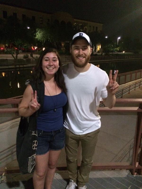 Mike Posner on the Ninja Tour in Scottsdale, AZ 6/27/2015
twitter.com/Gab_DelRio
