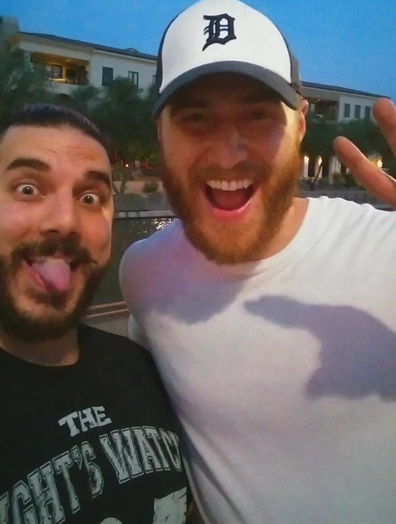 Mike Posner on the Ninja Tour in Scottsdale, AZ 6/27/2015
twitter.com/zenithyoda
