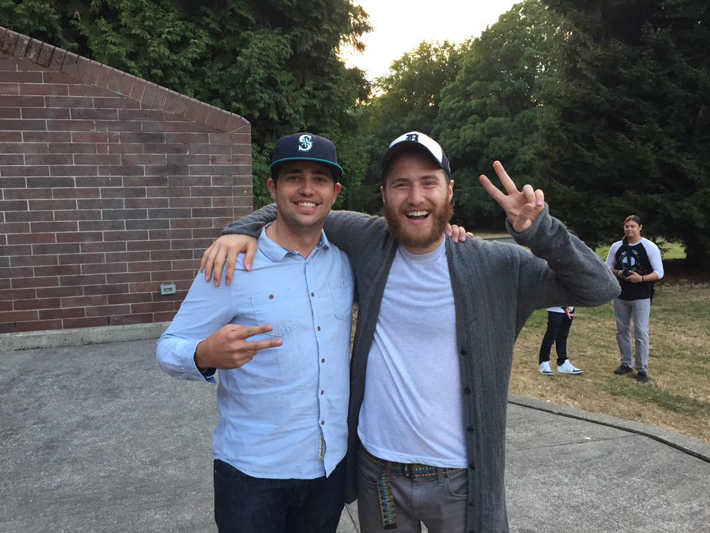 Mike Posner at Volunteer Park in Seattle, WA July 13, 2015
twitter.com/Dmak206
