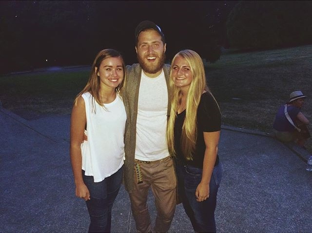 Mike Posner at Volunteer Park in Seattle, WA July 13, 2015
instagram.com/megwrast_
