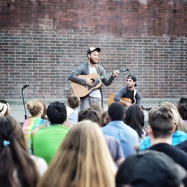 Mike Posner performing at Volunteer Park in Seattle, WA July 13, 2015
instagram.com/pdiggie
