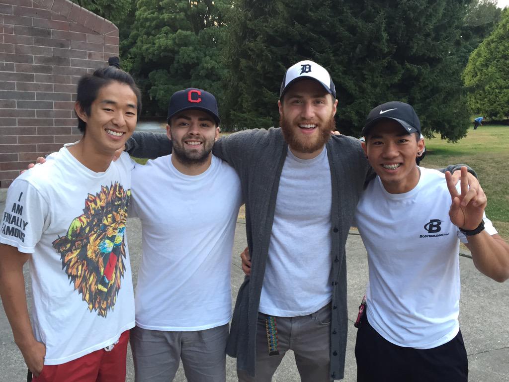 Mike Posner at Volunteer Park in Seattle, WA July 13, 2015
twitter.com/G_F_21
