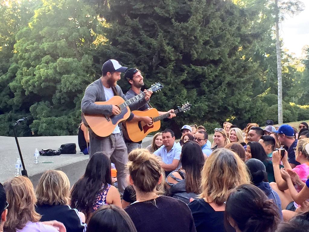 Mike Posner and Adam Friedman performing at Volunteer Park in Seattle, WA July 13, 2015
twitter.com/KatieGrad
