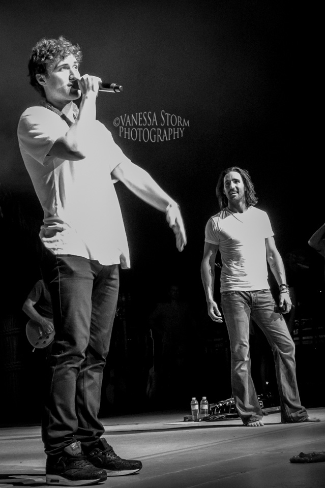 Mike Posner and Jake Owen performing "Cooler Than Me" at The Greek Theatre in Los Angeles, CA 8/8/2014
Photo by Vanessa Storm
VanessaStormPhotography.com
