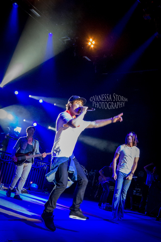 Mike Posner and Jake Owen performing "Cooler Than Me" at The Greek Theatre in Los Angeles, CA 8/8/2014
Photo by Vanessa Storm
VanessaStormPhotography.com
