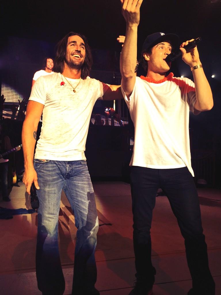 Mike Posner and Jake Owen performing "Cooler Than Me" at The Greek Theatre in Los Angeles, CA 8/8/2014
Twitter @ashleymereen
