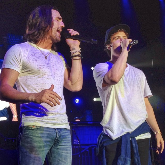 Mike Posner and Jake Owen performing "Cooler Than Me" at The Greek Theatre in Los Angeles, CA 8/8/2014
Instagram @rec1878
