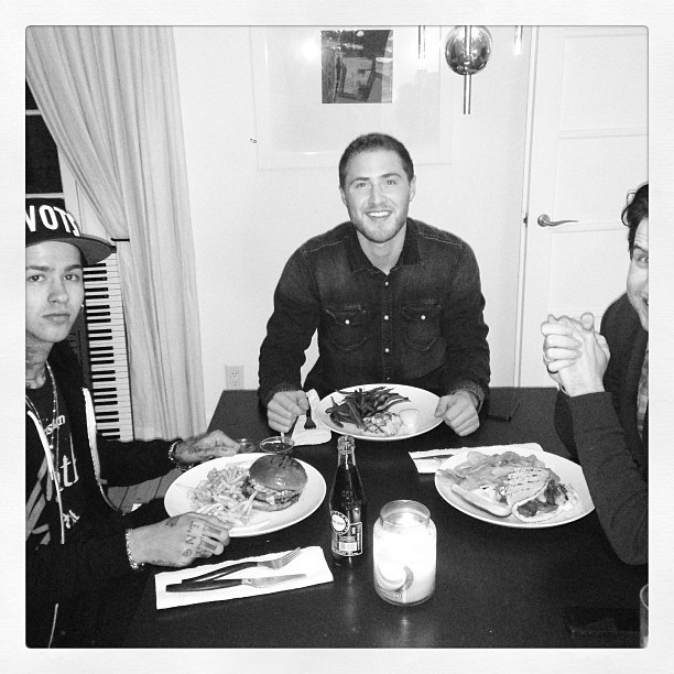 T. Mills, Mike Posner and Jayson DeZuzio having dinner at Mike's house 2/20/13
Photo by T. Mills
