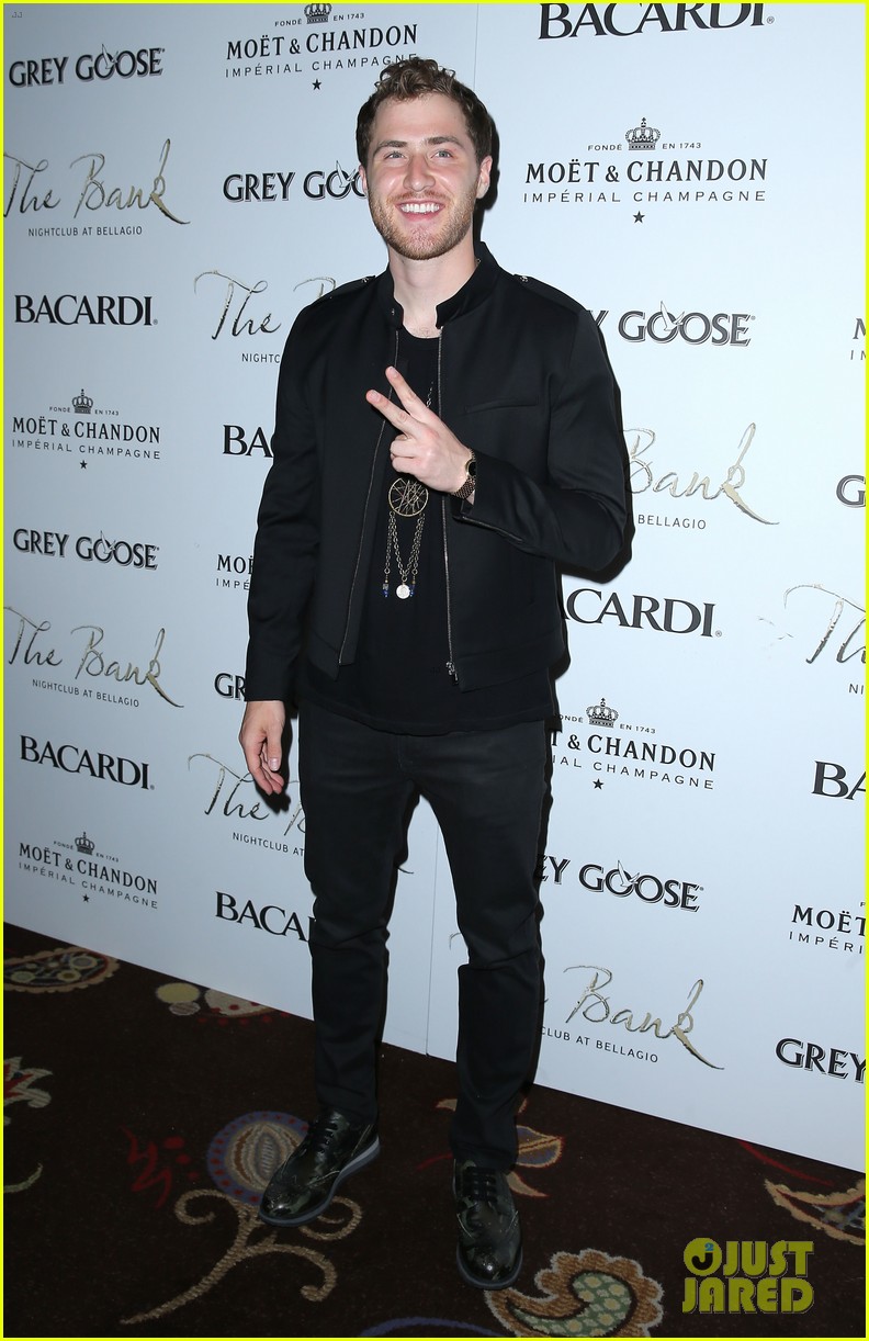 Mike Posner at The Bank Nightclub for DJ E-Man's Birthday Celebration in Las Vegas, NV 5/24/14
Photo from justjared.com
