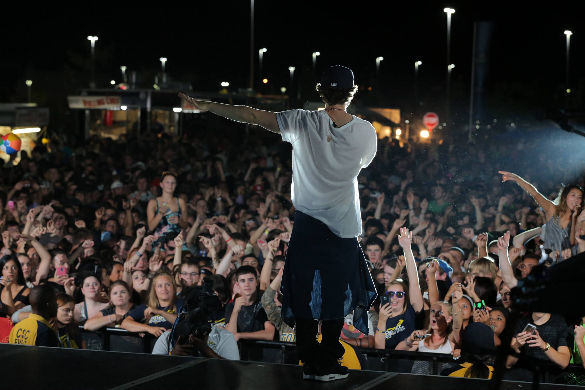 Mike Posner performing at the University of Toledo Music Fest 2014 8/29/2014
facebook.com/UTMusicFest
