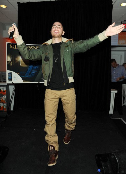 mike-posner_new-york-august-16-2010-celebrates-album-launch12.jpg