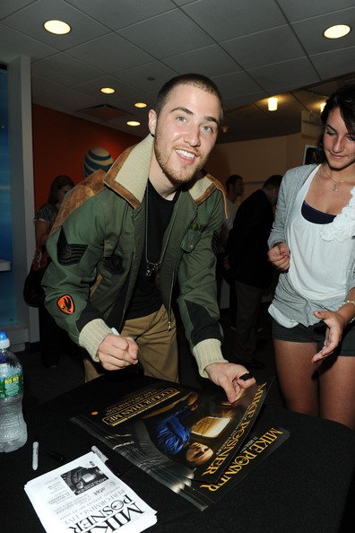 mike-posner_new-york-august-16-2010-celebrates-album-launch18.jpg