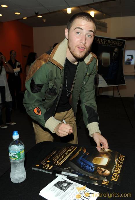 mike-posner_new-york-august-16-2010-celebrates-album-launch6.jpg