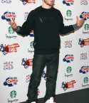 mike-posner-backstage-at-the-2011-summertime-ball-3.png