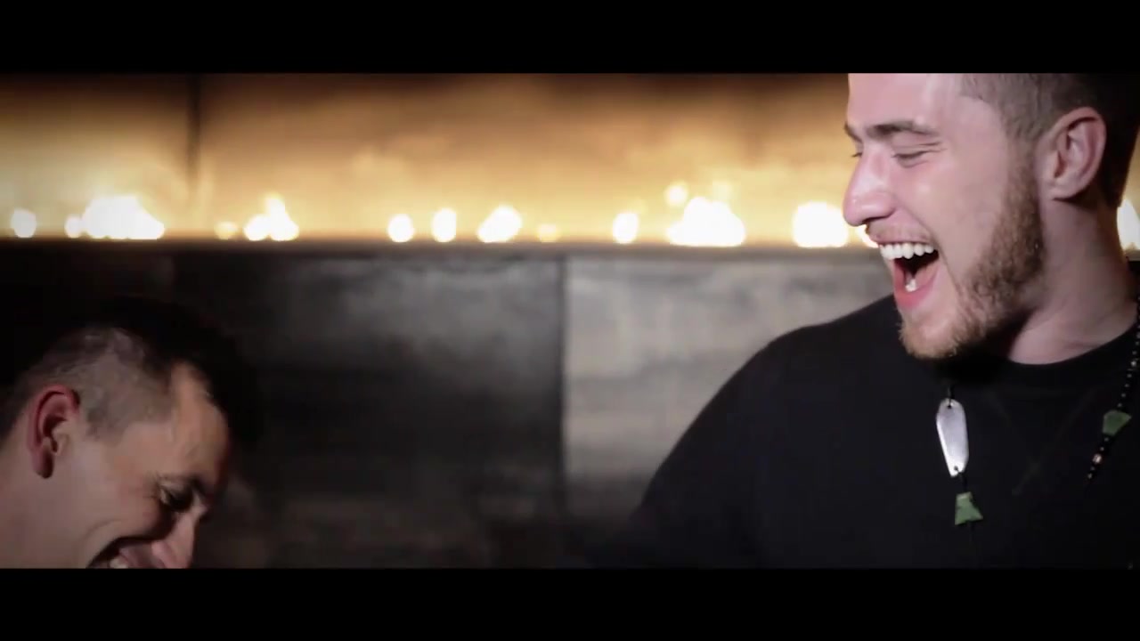 Clinton_Sparks_Ambiguous_ft__Mike_Posner___Big_SeanOfficial_Music_Video_-_YouTube_021.jpg