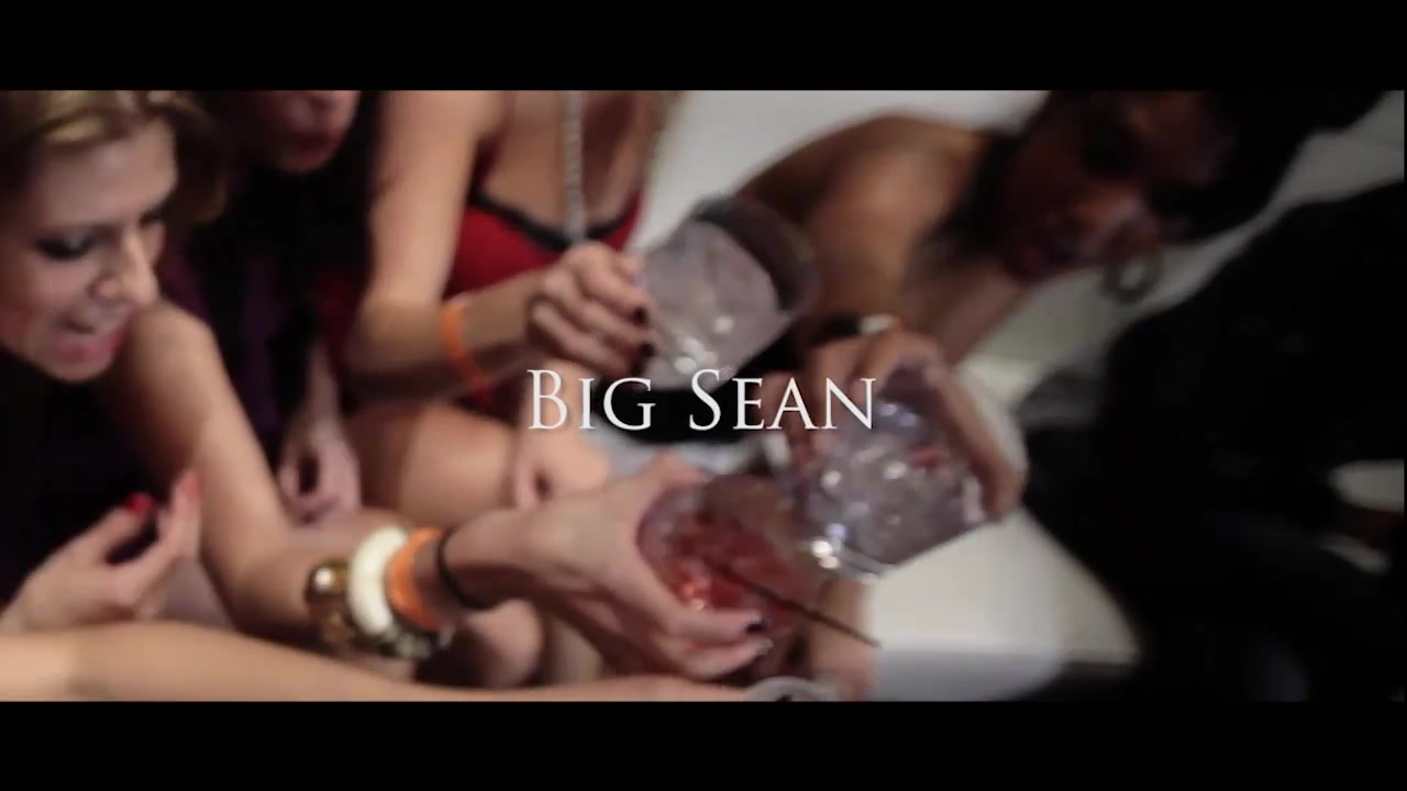 Clinton_Sparks_Ambiguous_ft__Mike_Posner___Big_SeanOfficial_Music_Video_-_YouTube_025.jpg