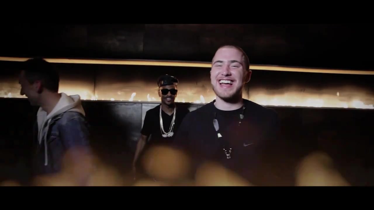 Clinton_Sparks_Ambiguous_ft__Mike_Posner___Big_SeanOfficial_Music_Video_-_YouTube_028.jpg