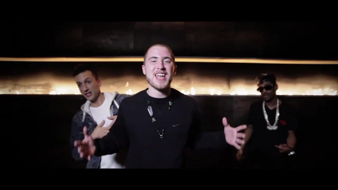 Clinton_Sparks_Ambiguous_ft__Mike_Posner___Big_SeanOfficial_Music_Video_-_YouTube_035.jpg