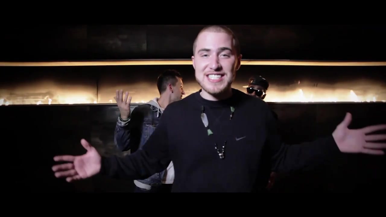 Clinton_Sparks_Ambiguous_ft__Mike_Posner___Big_SeanOfficial_Music_Video_-_YouTube_036.jpg