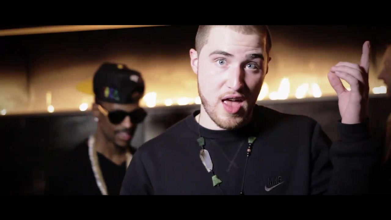 Clinton_Sparks_Ambiguous_ft__Mike_Posner___Big_SeanOfficial_Music_Video_-_YouTube_052.jpg