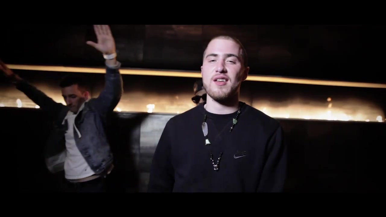 Clinton_Sparks_Ambiguous_ft__Mike_Posner___Big_SeanOfficial_Music_Video_-_YouTube_053.jpg