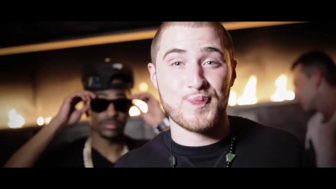 Clinton_Sparks_Ambiguous_ft__Mike_Posner___Big_SeanOfficial_Music_Video_-_YouTube_055.jpg