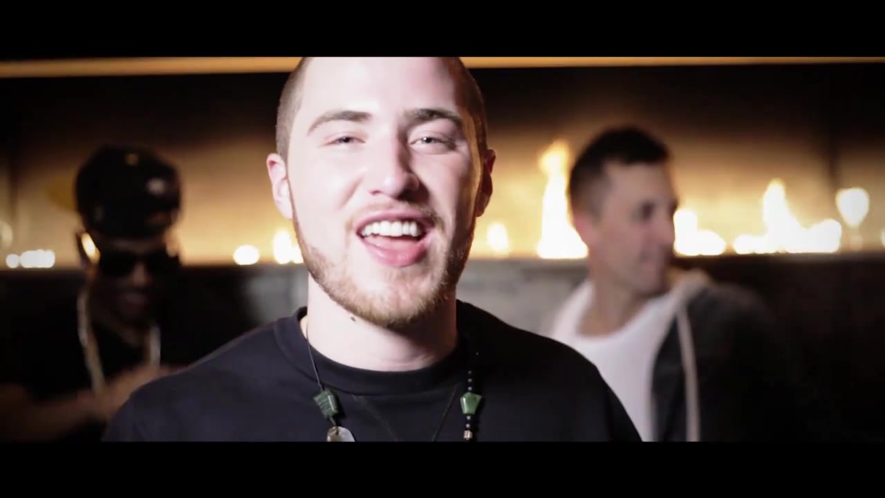 Clinton_Sparks_Ambiguous_ft__Mike_Posner___Big_SeanOfficial_Music_Video_-_YouTube_066.jpg