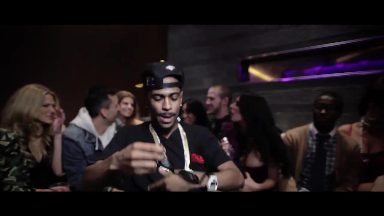 Clinton_Sparks_Ambiguous_ft__Mike_Posner___Big_SeanOfficial_Music_Video_-_YouTube_091.jpg